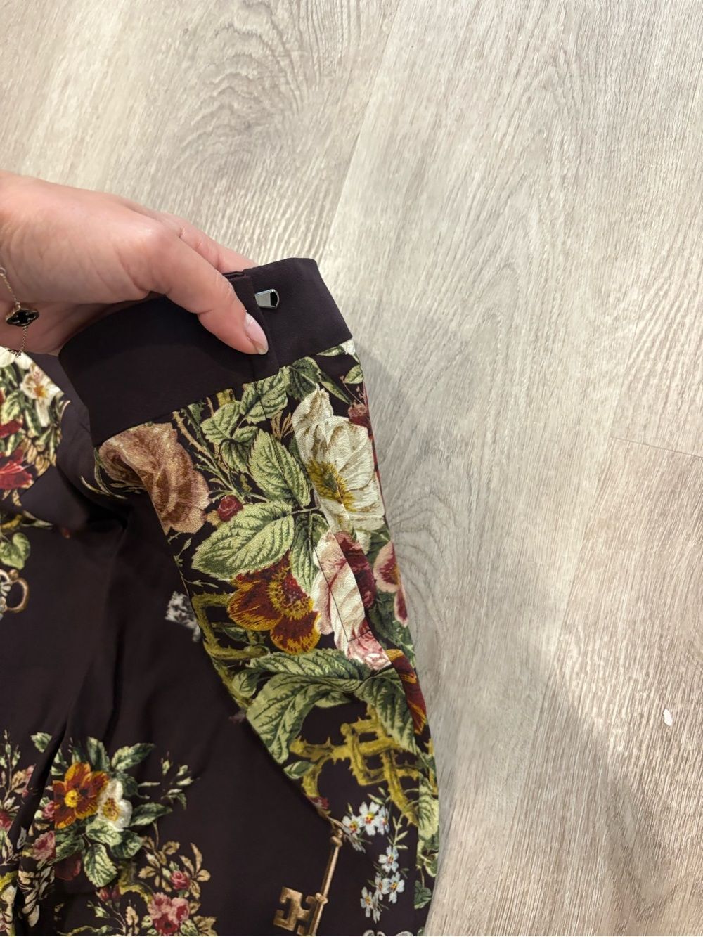 Dolce & Gabbana Brown Crepe Key Print Fitted Cropped Pants - Picture 8 of 11